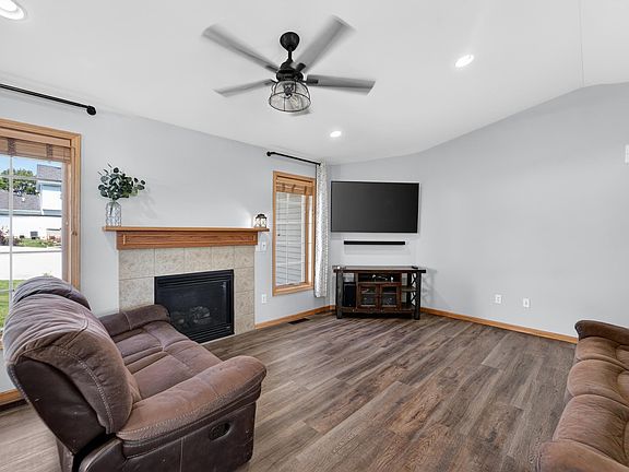 4th image of 1216 Temple Dr
