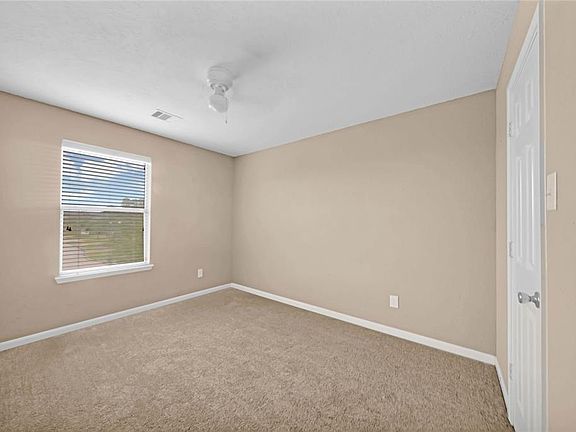 3rd image of 15902 Arapaho Bend Ln