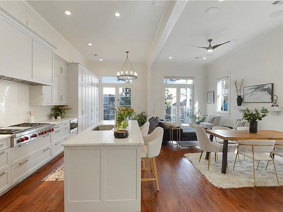 3rd image of 833 Arabella St
