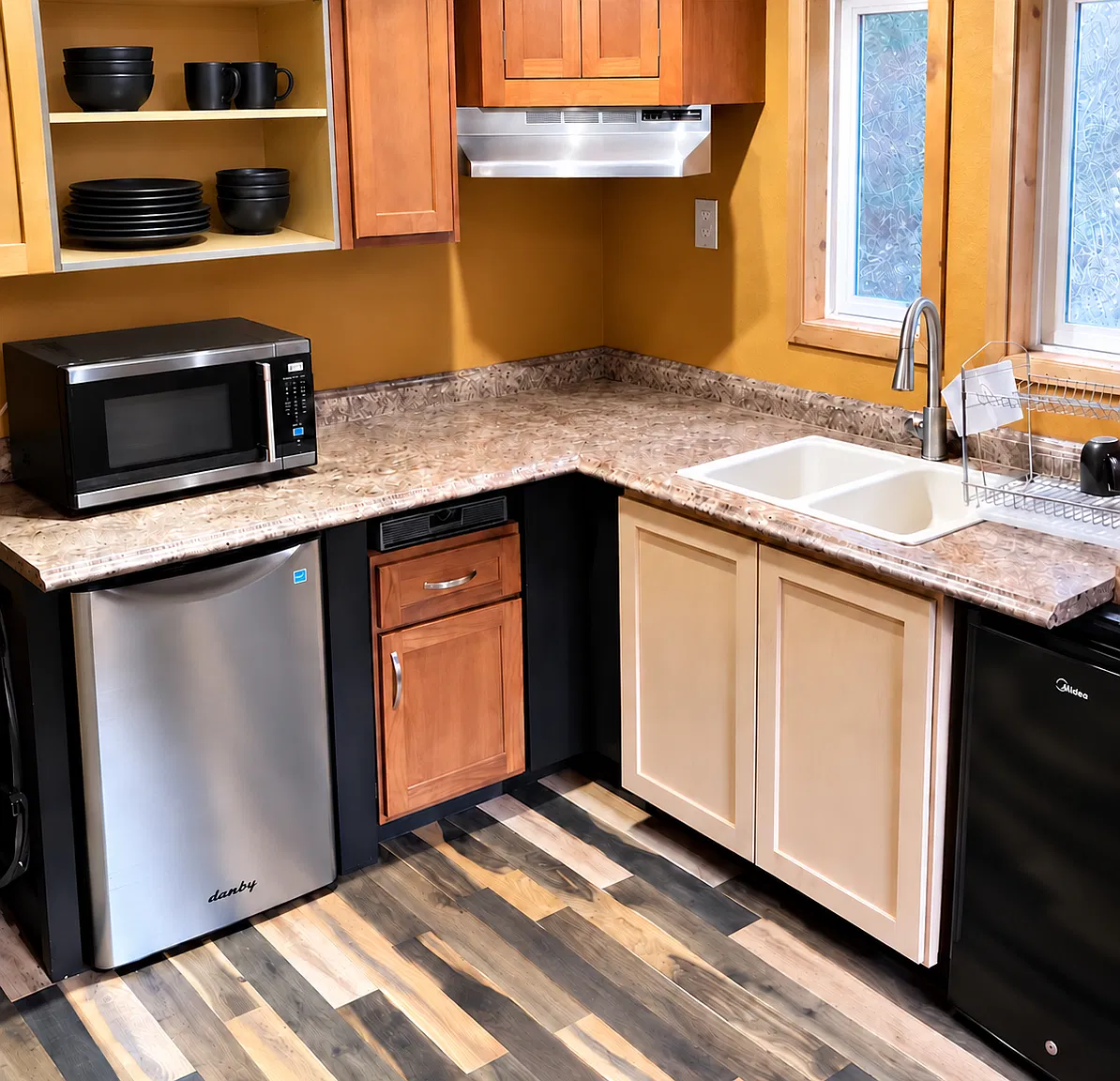1 bed, 350 sqft, $1,100 — Photo 4