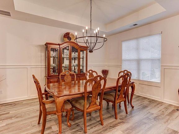 4th image of 810 Mebane Rd