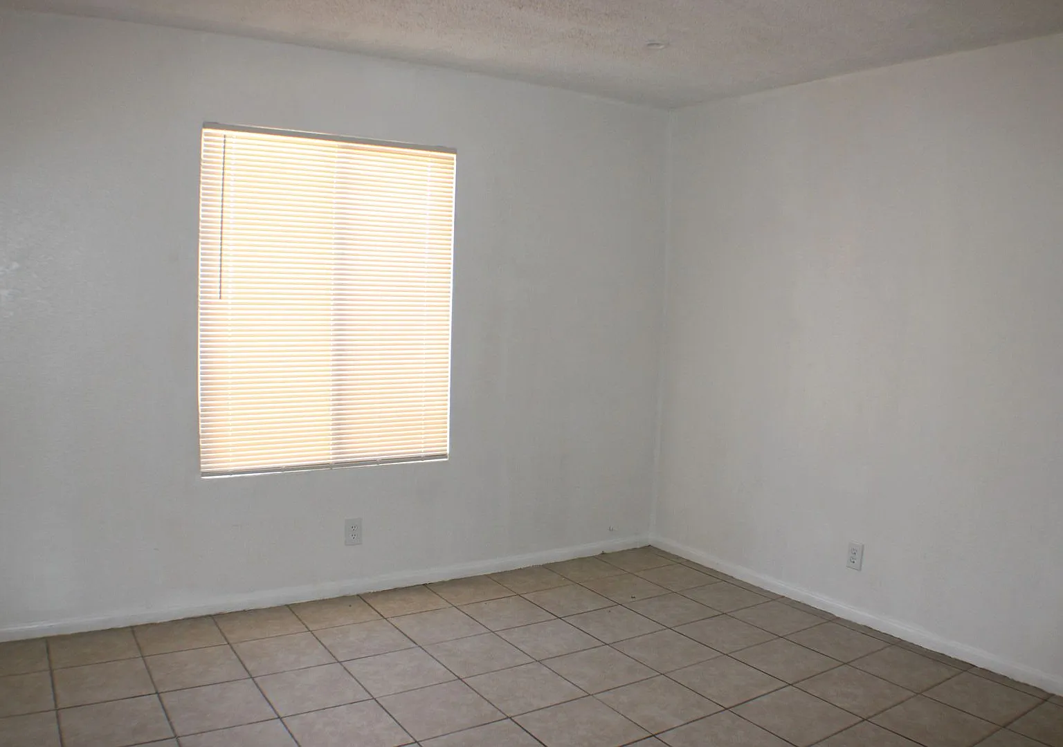 Charming 2 Bedroom, 1 Bath in California City, CA! — Photo 4