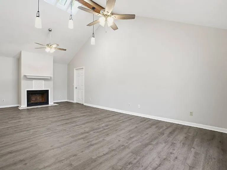 8232 Pleasant Ridge Dr — Photo 6