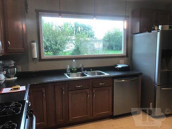 5th image of 504 Cass St