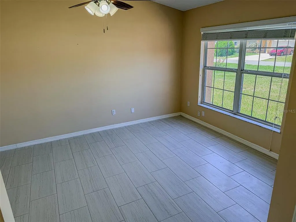 3 bed, 2.0 bath, 1710 sqft, $2,200 — Photo 3