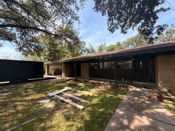 1604 Mustang Dr, Gladewater, TX 75647