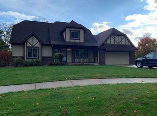 1258 Eastview Ct NW, Grand Rapids, MI 49544
