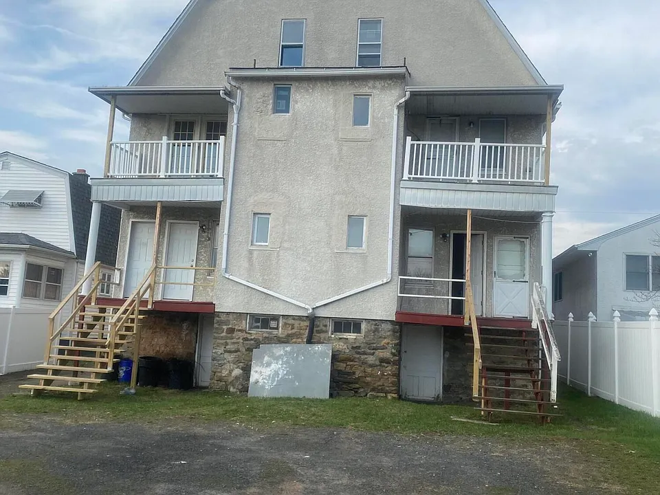 Building Photo 4