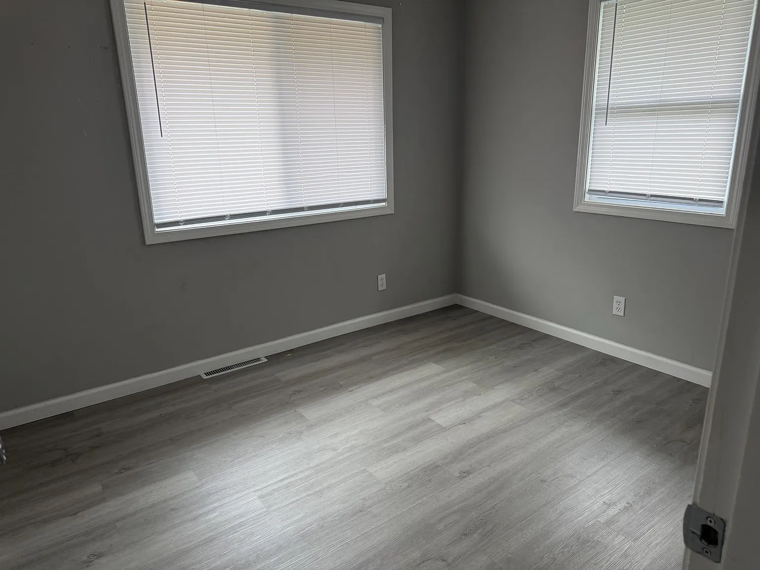 2 bed, 900 sqft, $1,400 — Photo 3