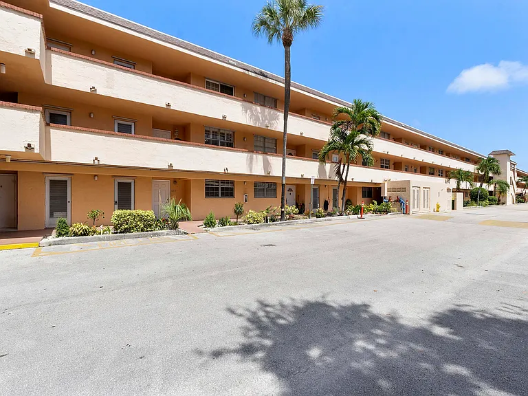 4500 N Federal Hwy #253F — Photo 3