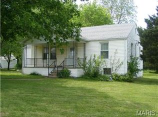 504 Center St, Bismarck, MO 63624
