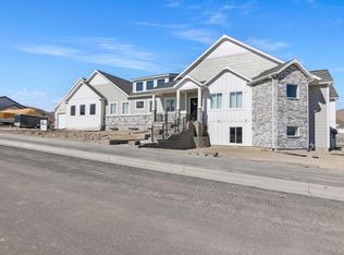 1595 E Duggan Dr, Eagle Mountain, UT 84005