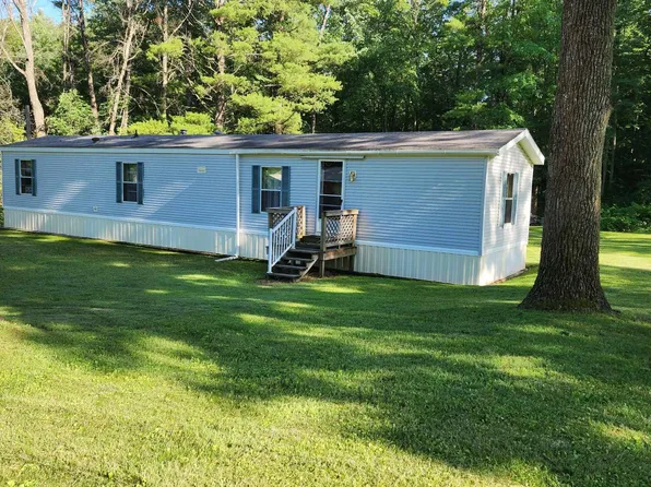 6974 E 18th St, White Cloud, MI 49349