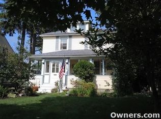 77 Garfield Ave, Sayville, NY 11782