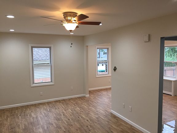 5th image of 82 Sherwood Ave