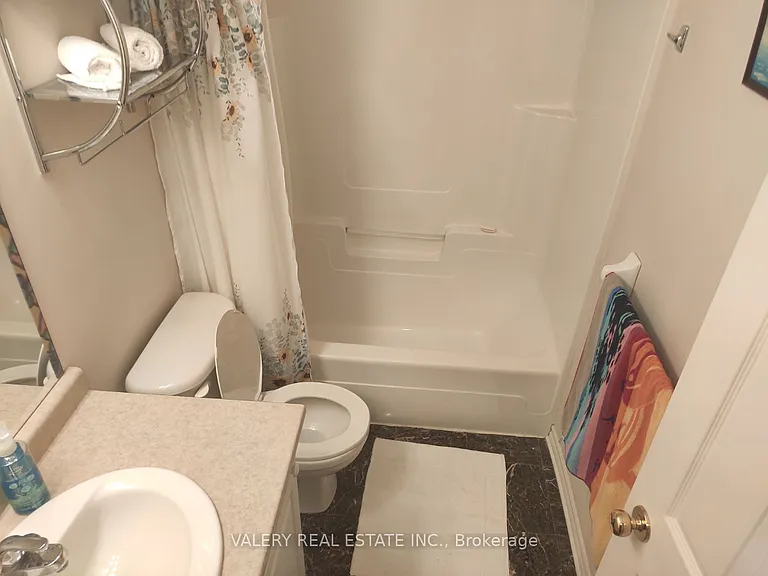 1058 Lexington Cir — Photo 5