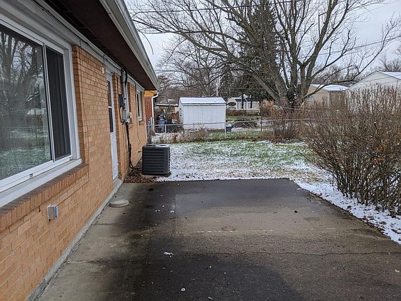 3rd image of 1813 Boesel Ave