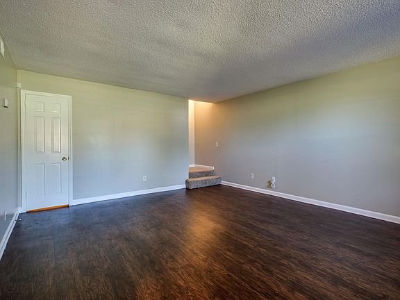 3rd image of 1301 Neelys Bend Rd #28