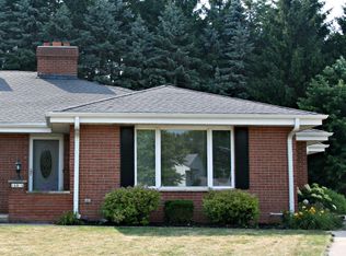 16815 Dane Ct W, Brookfield, WI 53005