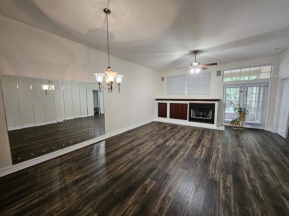 4th image of 1035 Kingdom Dr