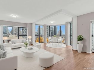 238 Alvin Narod Mews #905, Vancouver, BC V6B5Z3