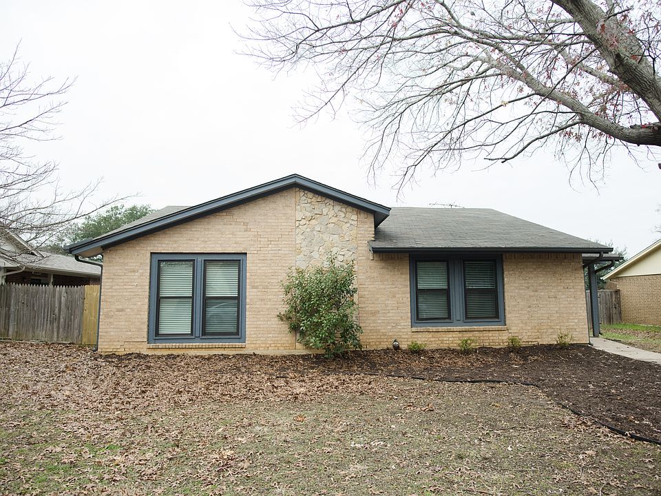 1st image of 2000 Wisteria St