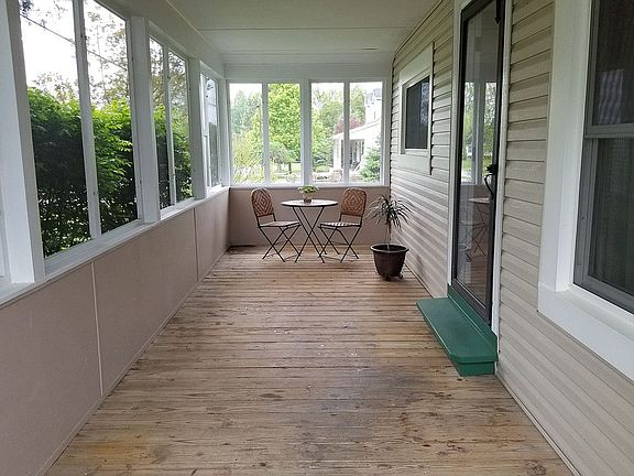 5th image of 200 W Hiawatha Dr