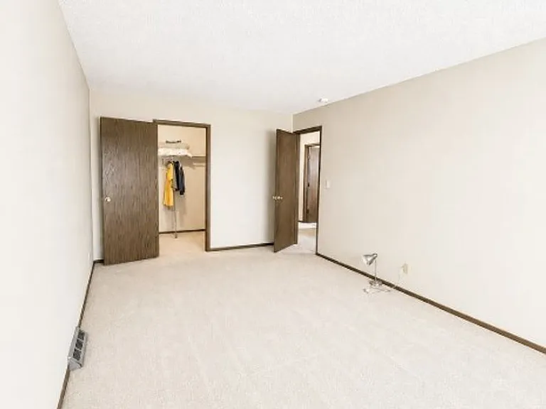 9777 Orangewood Dr — Photo 10