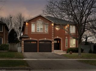 2192 Oakmead Blvd, Oakville, ON L6H6B4