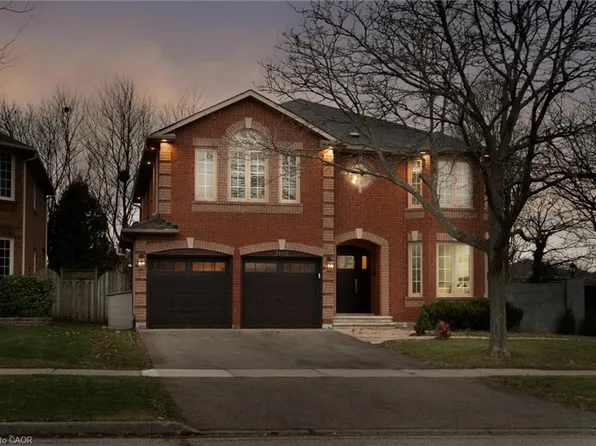 2192 Oakmead Blvd, Oakville, ON L6H 6B4