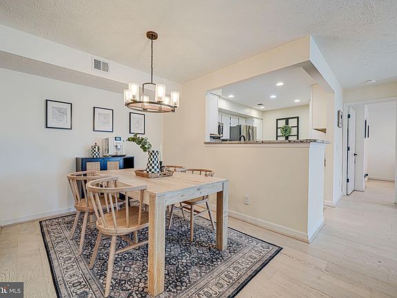 4th image of 3805 Ridge Knoll Ct Suite 105B