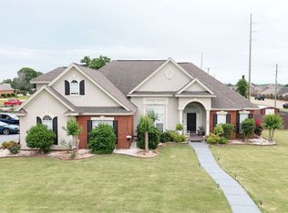 831 Bluegrass Dr, Prattville, AL 36066
