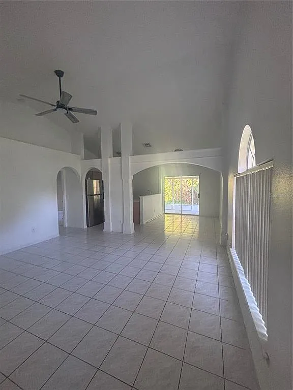 3 bed, 2.0 bath, 1211 sqft, $1,995 — Photo 2