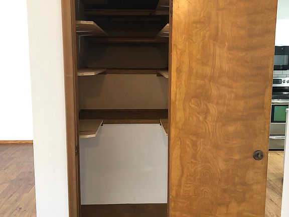 4th image of 7442 Holdrege St