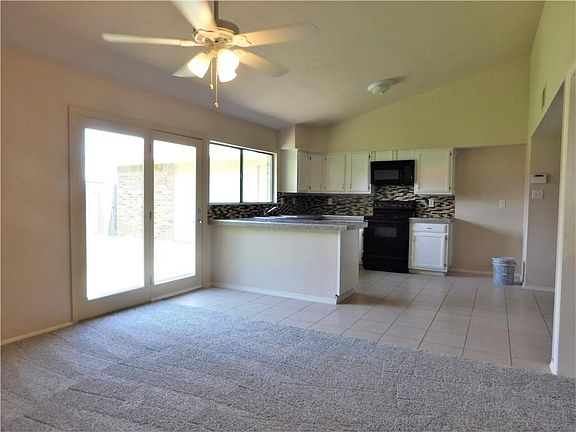 4th image of 2413 Centennial Dr