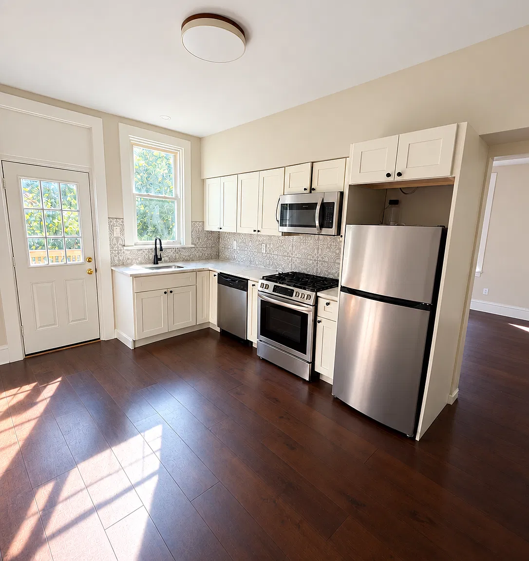 4 bed, 2072 sqft, $1,850 — Photo 3
