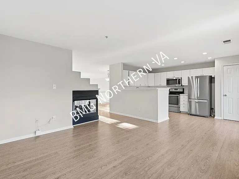 1881 Crescent Park Dr — Photo 9