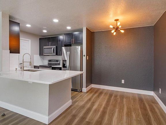 3rd image of 4400 Thornbriar Ln