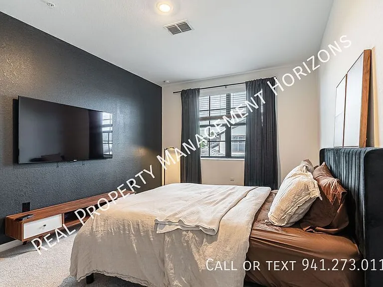 5623 N Honore Ave #322 — Photo 17