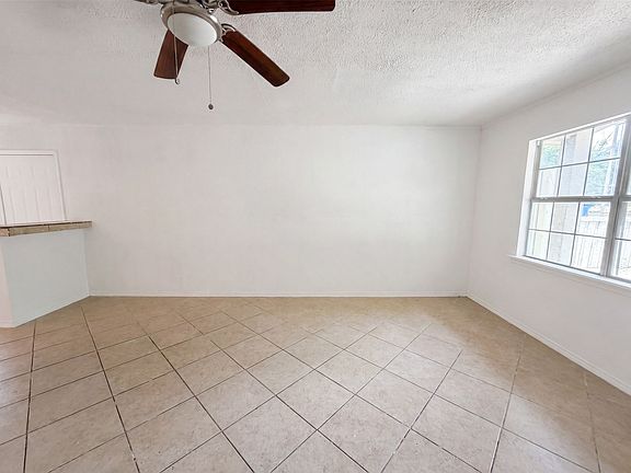 4th image of 2210 Ben Hur St