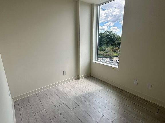 5th image of 8010 Derry Rd #303