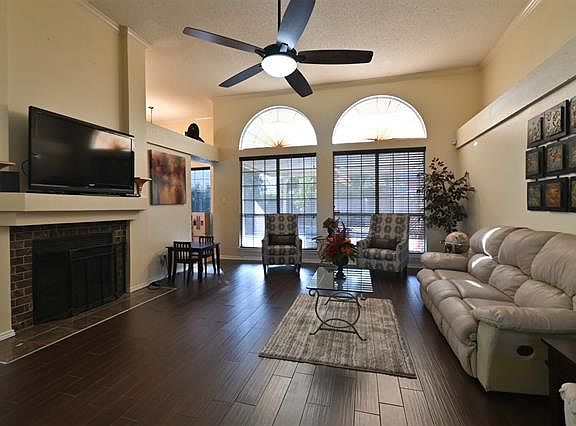 3rd image of 2109 Highwood St