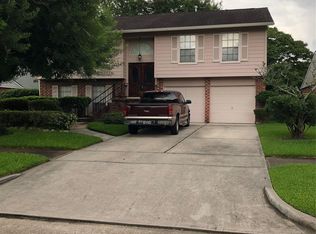 430 Redway Ln, Webster, TX 77598