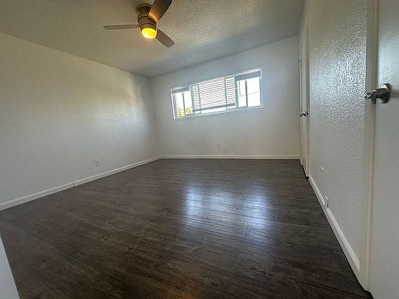 5th image of 4721 Marconi Ave #401