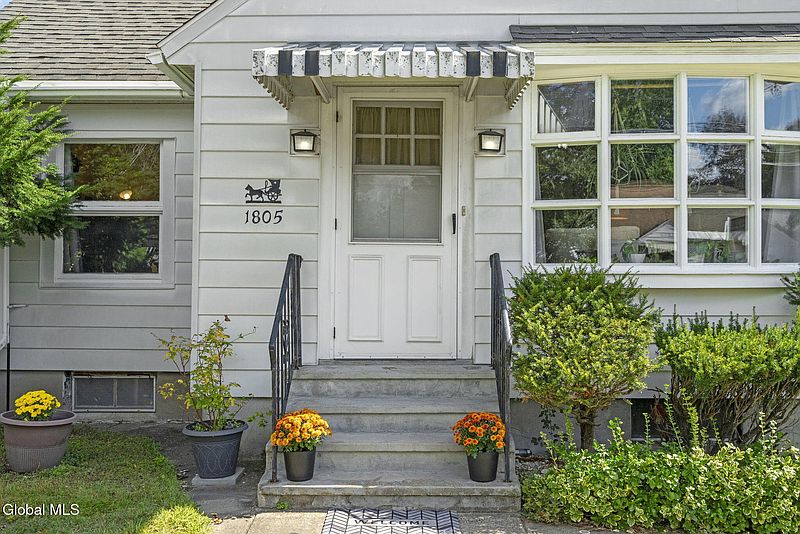 3rd image of 1805 Wagner Street