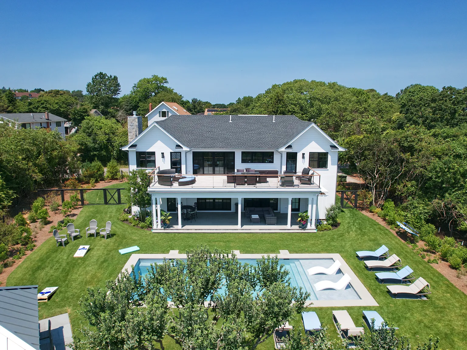 Stylish Montauk Beach Home with Ocean Views — Photo 4