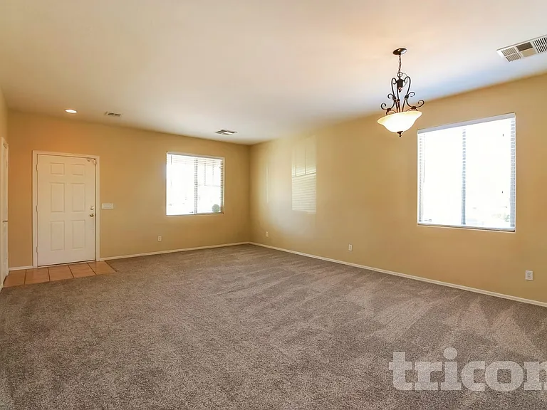 7022 W Carson Rd — Photo 4
