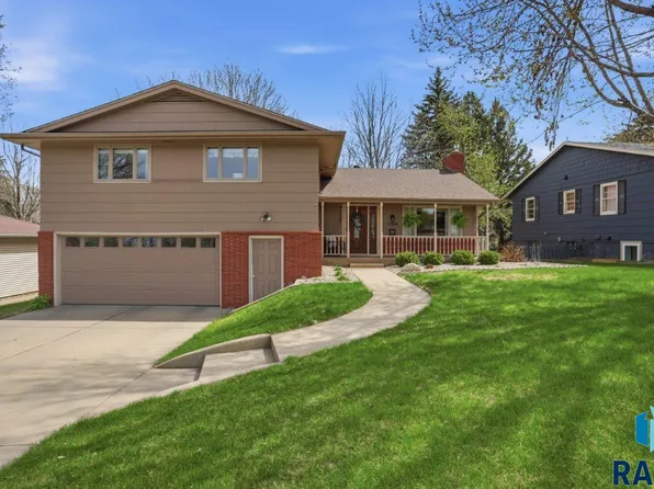 1704 S Williams Ave, Sioux Falls, SD 57105