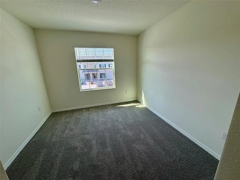 1492 Isleta Loop — Photo 11