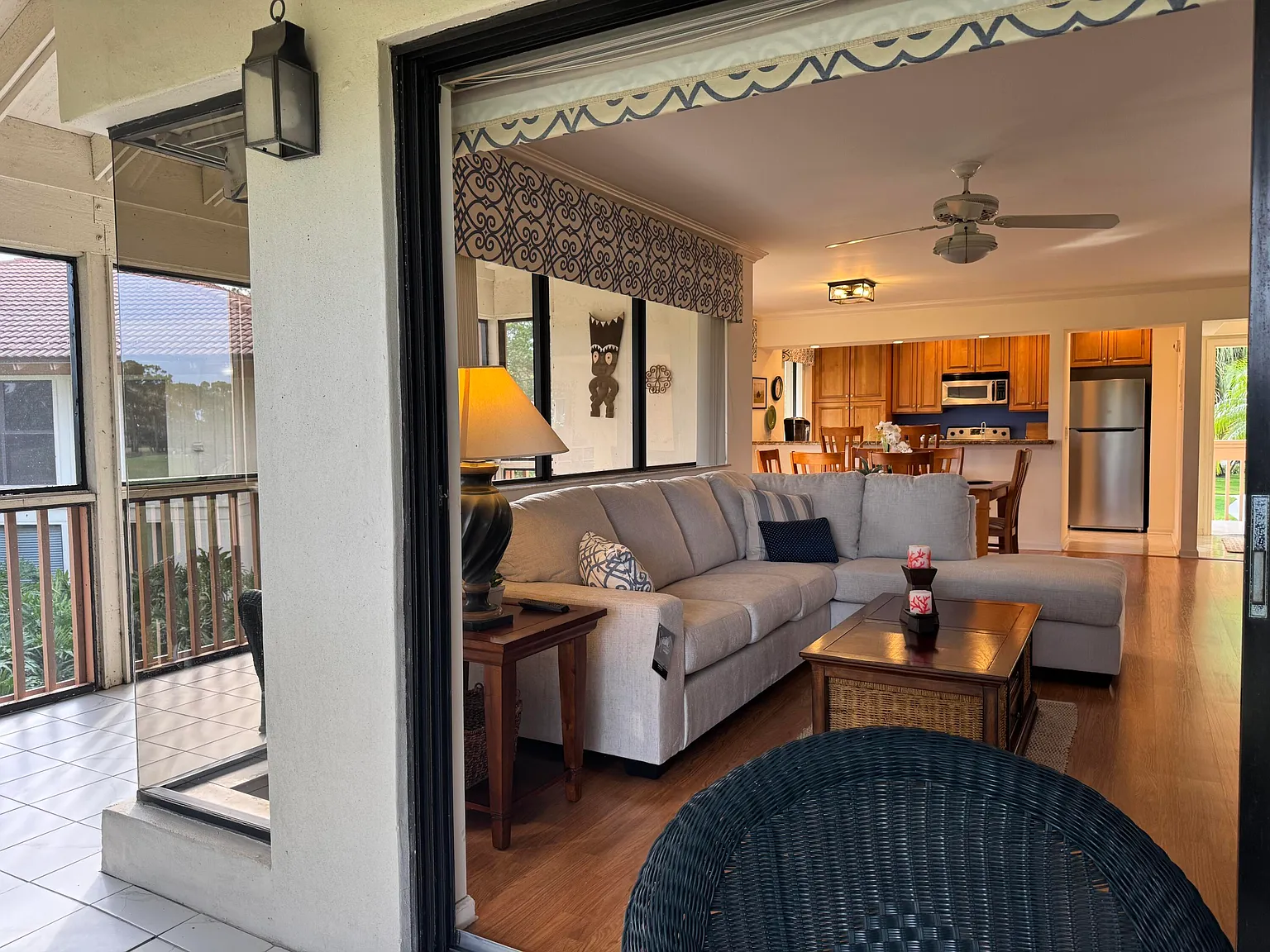 2 bed, 2.0 bath, 1366 sqft, $6,500 — Photo 2